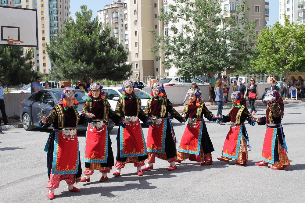 Kayseri’de Yaklaşık 295 Bin Öğrenci Karne Aldı