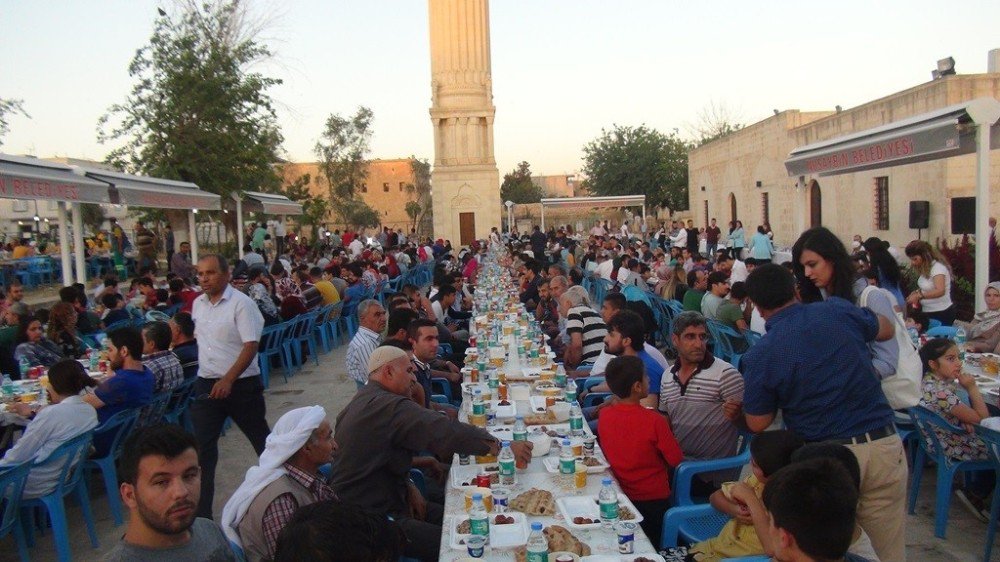 Nusaybin Belediyesinden İftar Programı