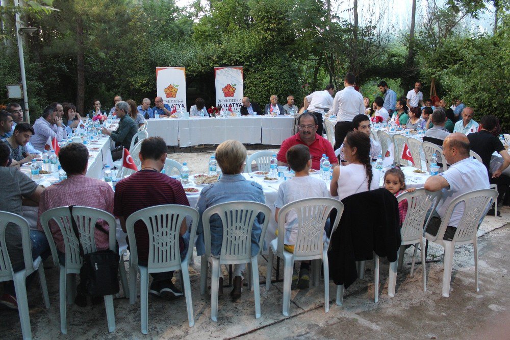 Ortak Değer Malatya Derneği İftar Yemeği Verdi