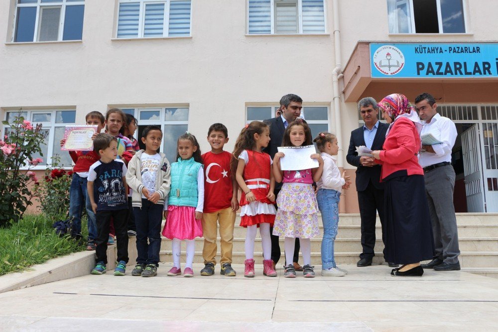 Pazarlar’da Öğrencilerin Karne Sevinci