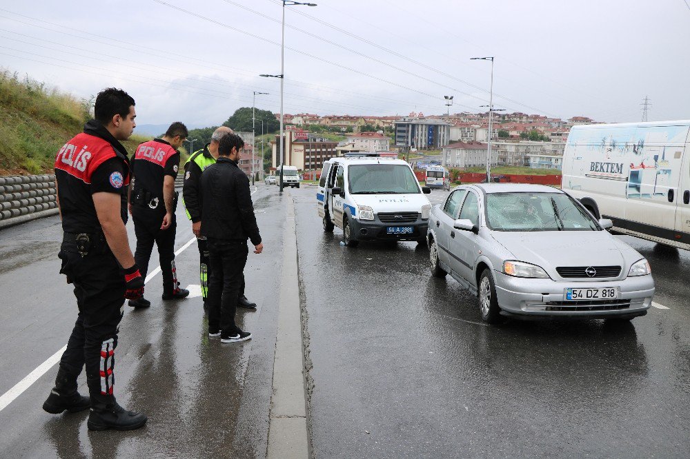 Otomobilin Çarptığı Üniversite Öğrencisi Yaralandı