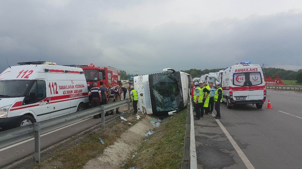 Samsun’da Acemi Erleri Taşıyan Otobüs Devrildi