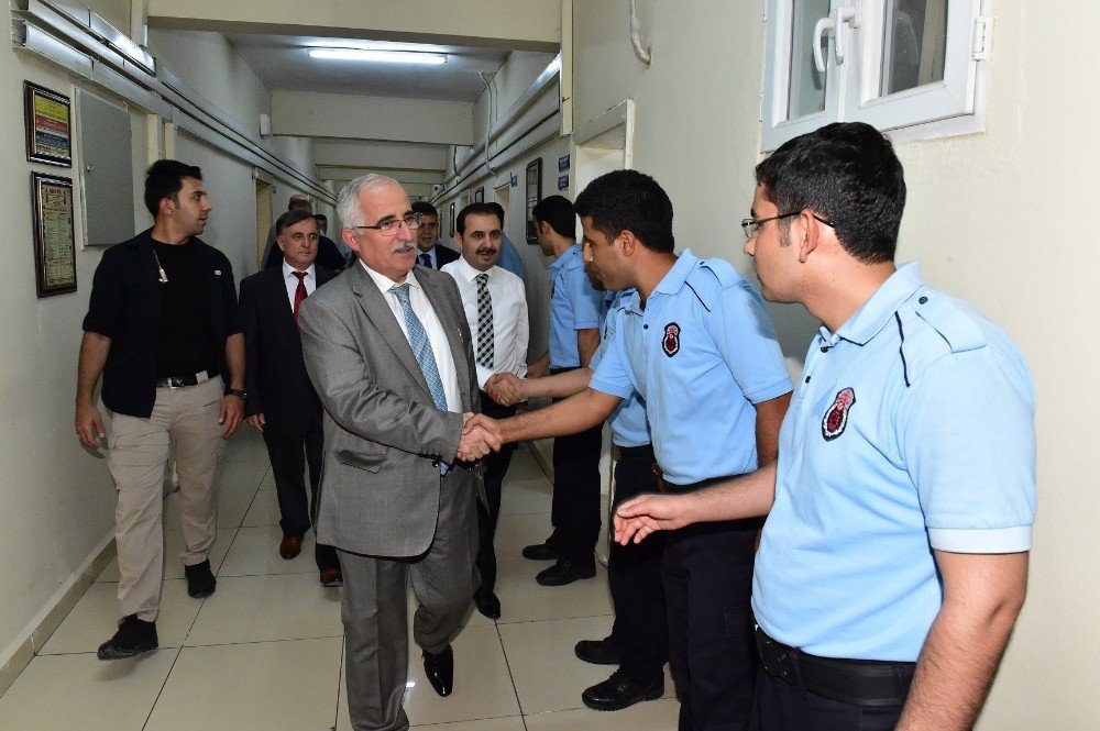 Şanlıurfa E Tipi Cezaevinde İftar Yemeği Düzenlendi