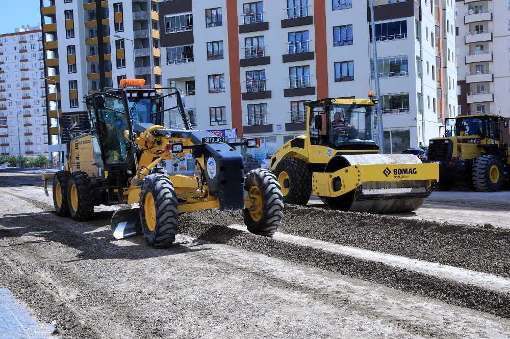 Talas’ta Asfalt Çalışmaları Devam Ediyor