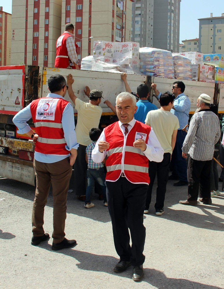 Türk Kızılay’ından Doğu Türkistanlılara Yardım