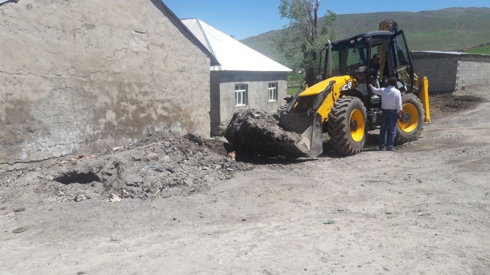 Çaldıran’da Bir Milyon Tondan Fazla Çöp Toplandı