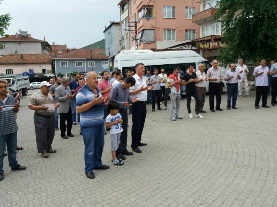 Başkan Duymuş, Kınalı Kuzuları Askere Uğurladı