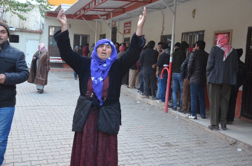 Viranşehir’de İhtiyaç Sahibi Ailelere Nakdi Ve Gıda Yardımı