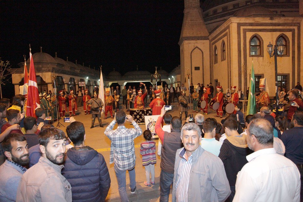 Ahlat’ta Mehteran Gösterisi İlgi Gördü