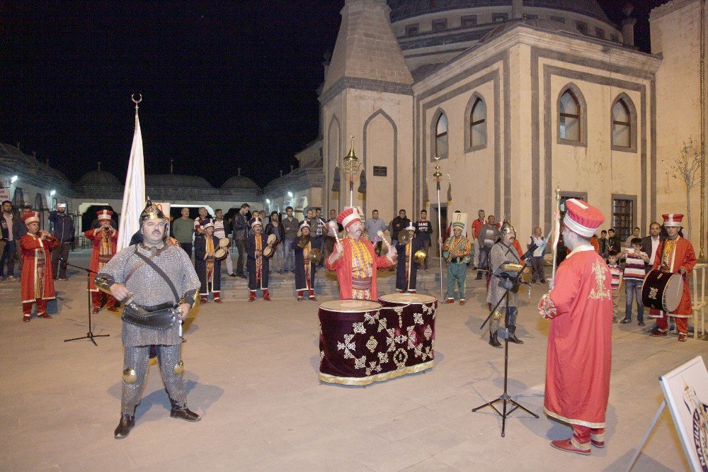 Ahlat’ta Mehteran Gösterisi İlgi Gördü