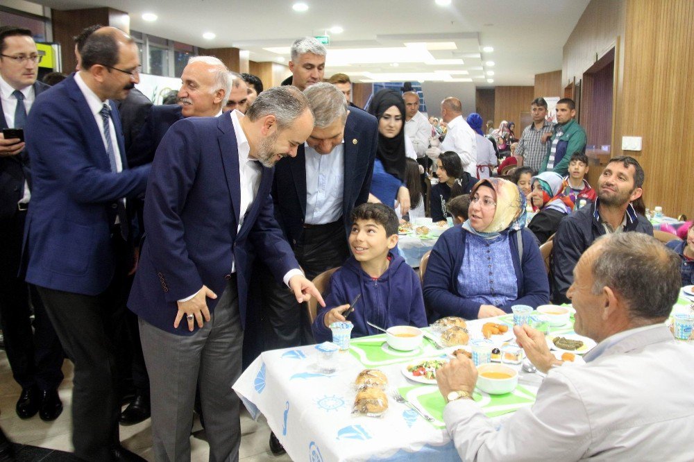 Bakan Kılıç: “Milli Takımda Bayrağımızın Altında Birleşelim”