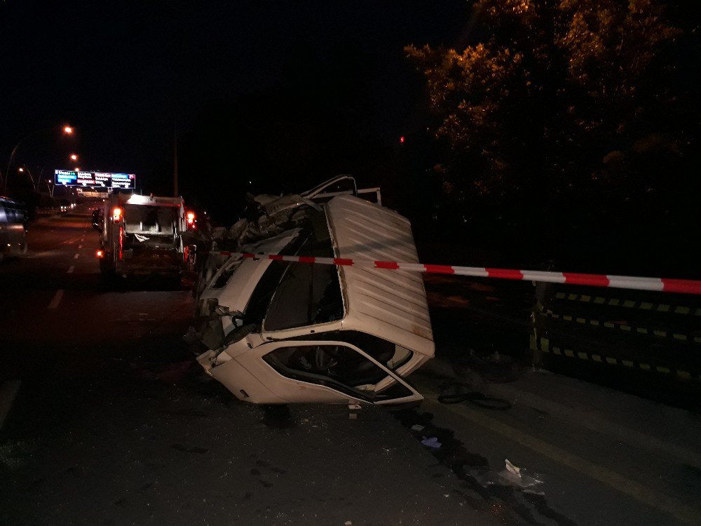 Başkent’te Karpuz Yüklü Kamyonet Devrildi: 2 Yaralı