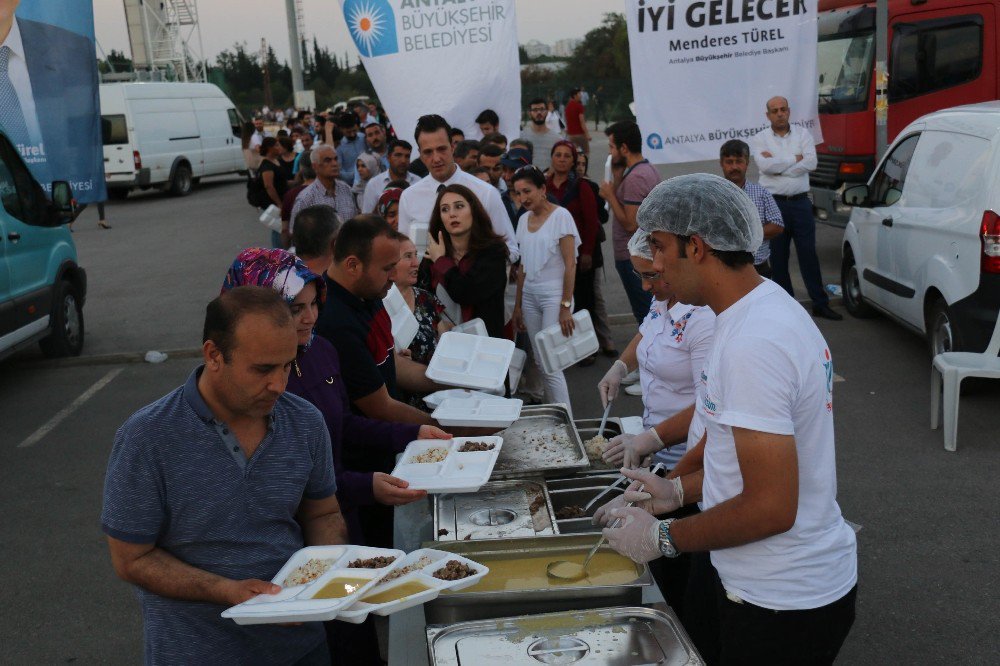 Kerkük Gönül Gecesi’nde İlahiler Söylendi