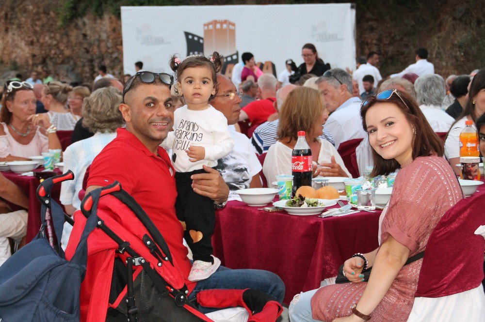 Alanya’da Yaşayan Yabancılara İftar