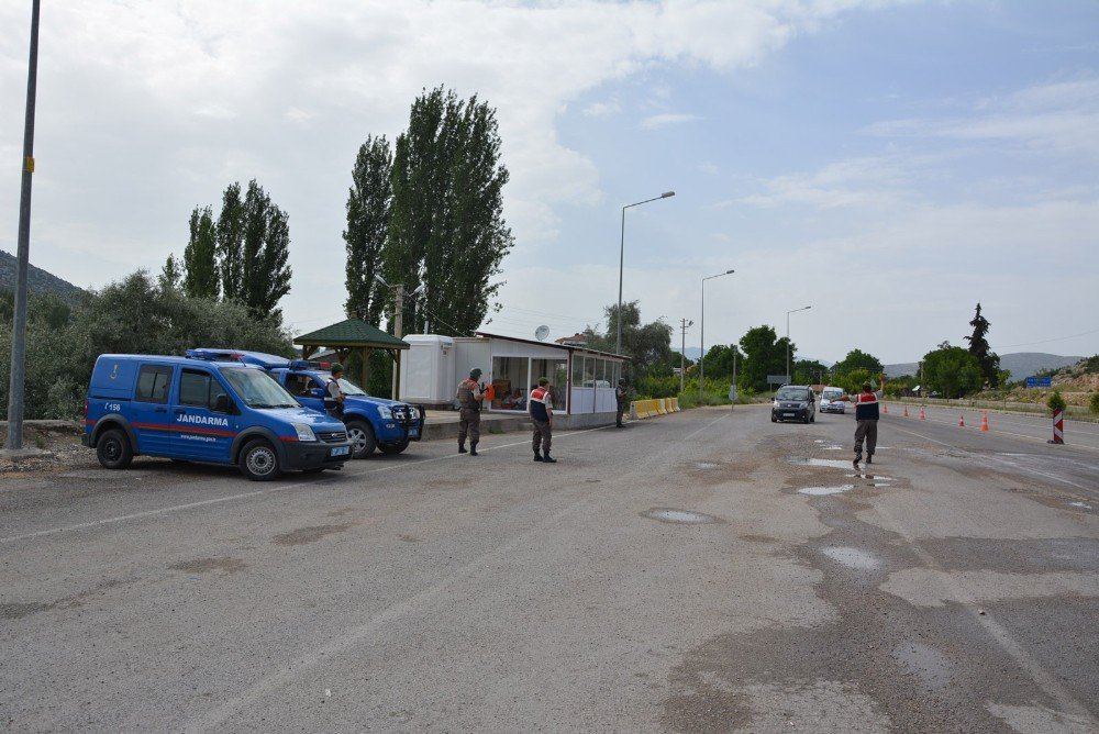 Jandarma’dan Asayiş Ve Yol Denetimi