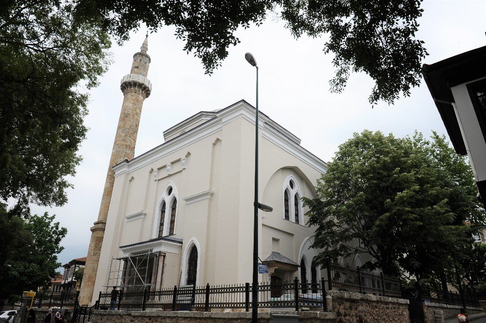 Tarihi Cami’de Bitmeyen Restorasyon