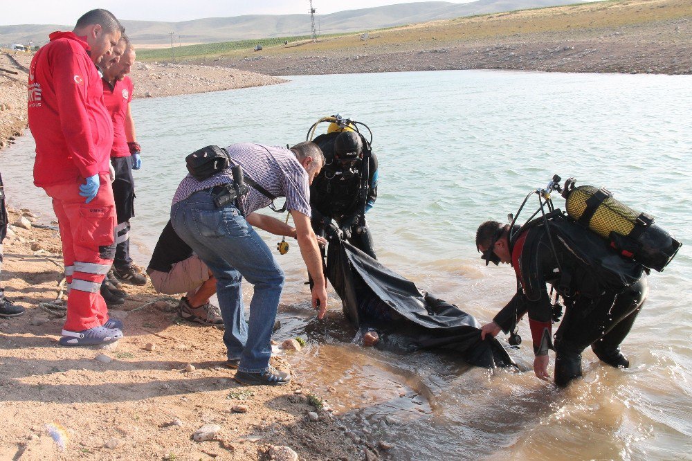 Traktör Baraja Düştü, Sürücü Hayatını Kaybetti