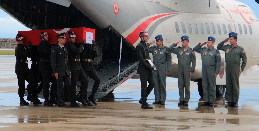 Şehit Uzman Çavuş Tuncay Zengin’in Cenazesi Memleketi Giresun’a Getirildi