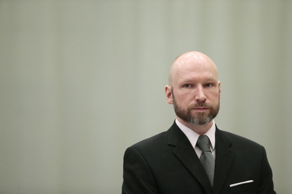 Seri Katil Anders Behring Breivik Adını Fjotolf Hansen Olarak Değiştirdi