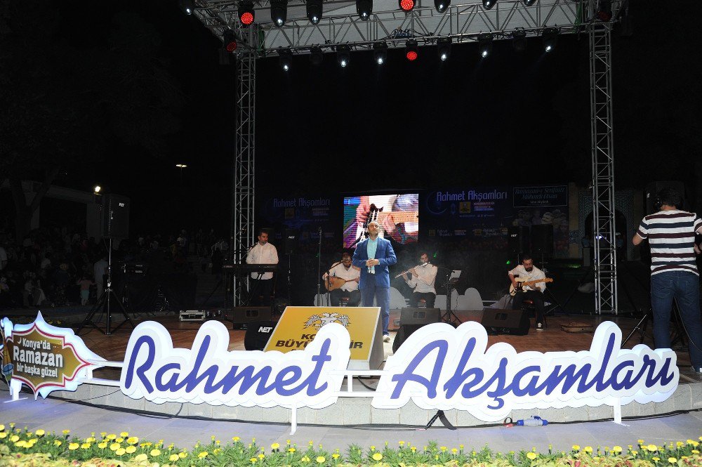 Rahmet Akşamları Şehri Sarıyor