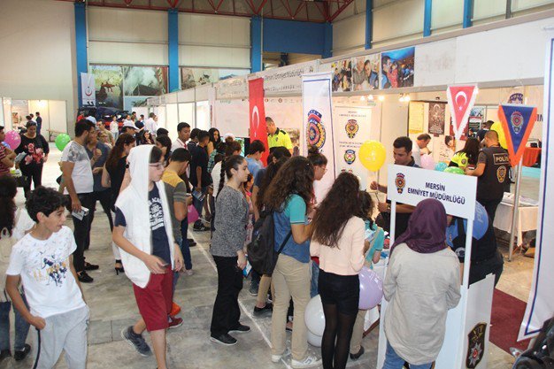 Mersin Polisi, Bilim Şenliği’nde 6 Bin 500 Broşür Dağıttı