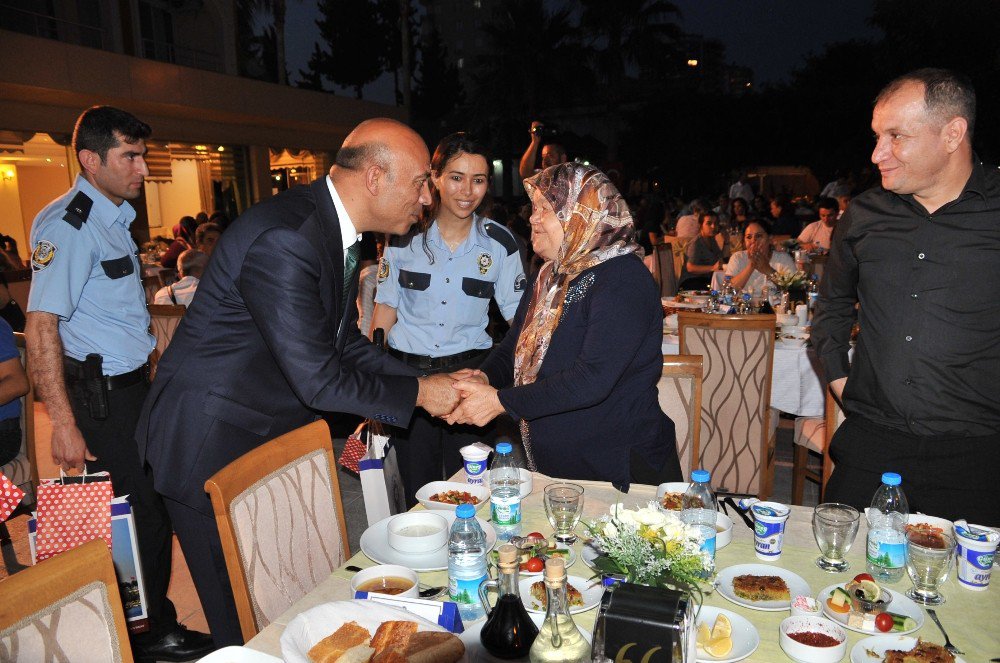 Polisevinde Şehit Ve Gazi Aileleri Onuruna İftar Yemeği Düzenlendi