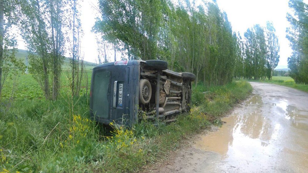 Sivas’ta Trafik Kazası: 3 Yaralı