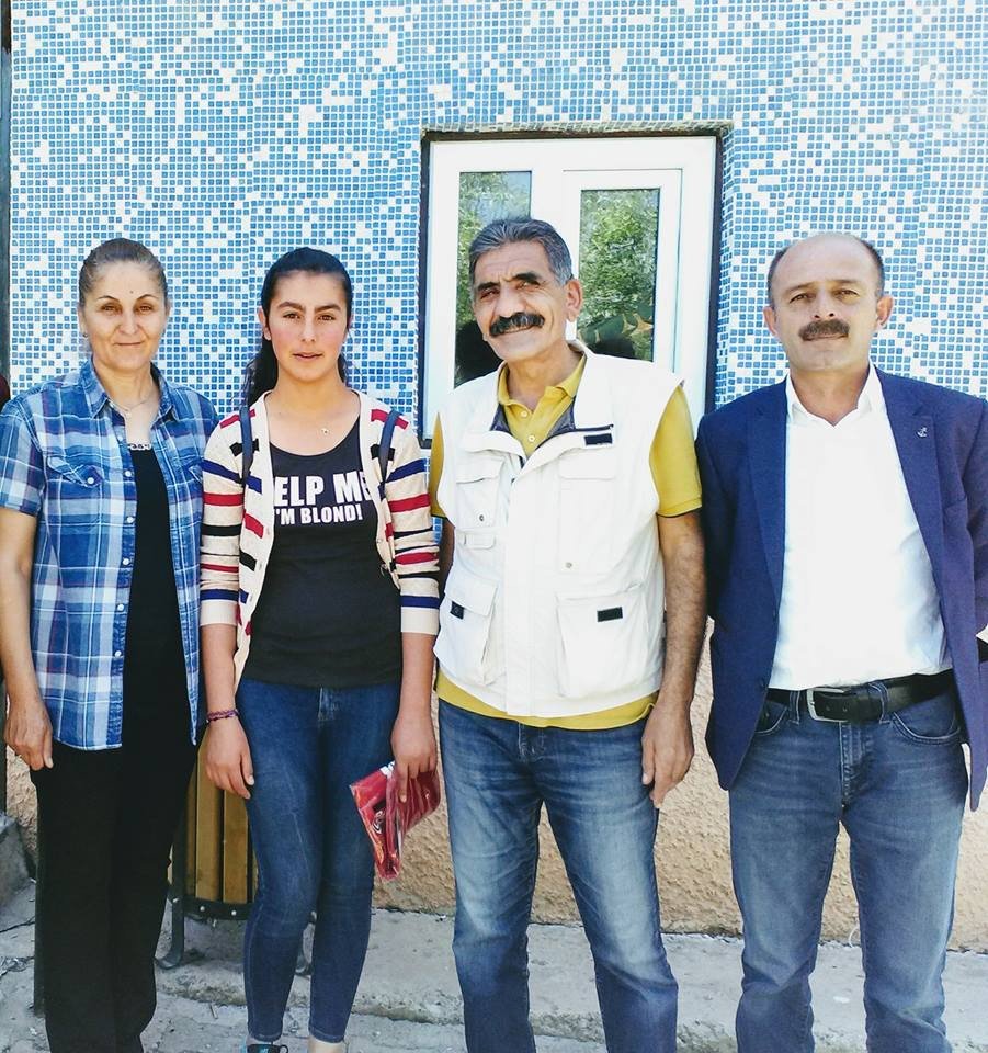 Varto Pir Sultan Abdal Kültür Derneğinden Teog Birincisine Plaket