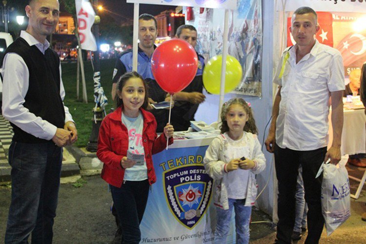 Kiraz Festivali’nde Emniyet Müdürlüğü Standı İlgi Gördü