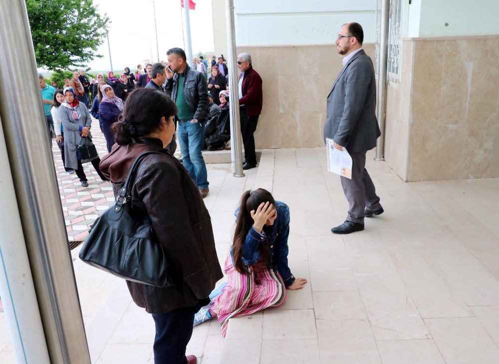 Yozgat’ta Lys’ye Geç Kalan Adaylar Gözyaşlarına Boğuldu