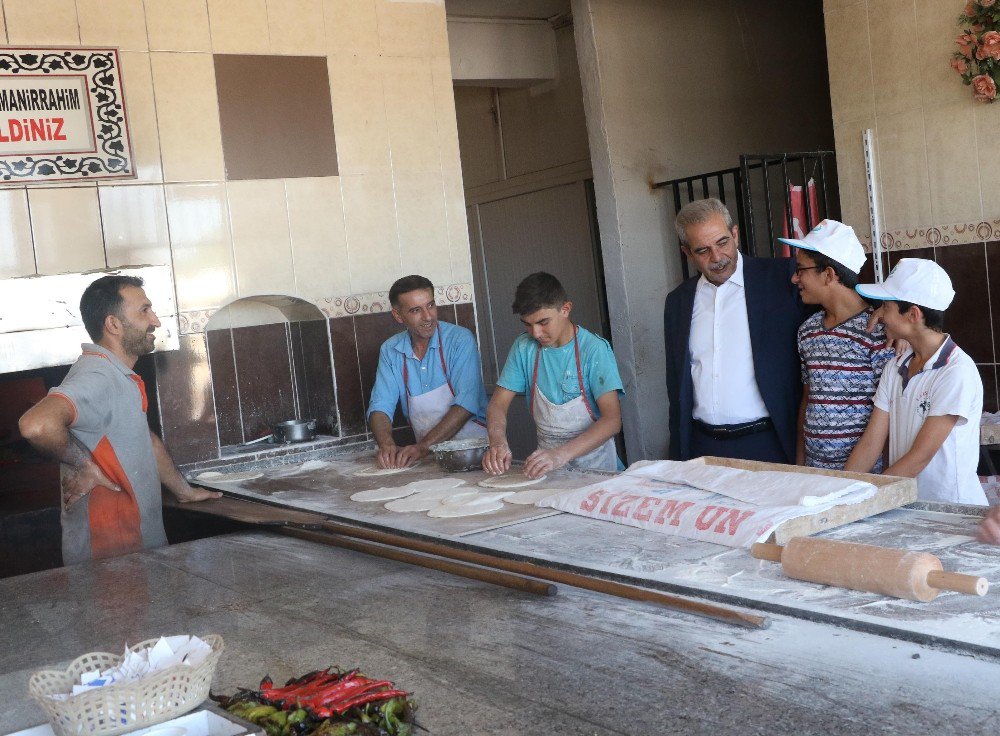 Başkan Demirkol, Devteşti’de Esnaf Ve Vatandaşlarla Görüştü