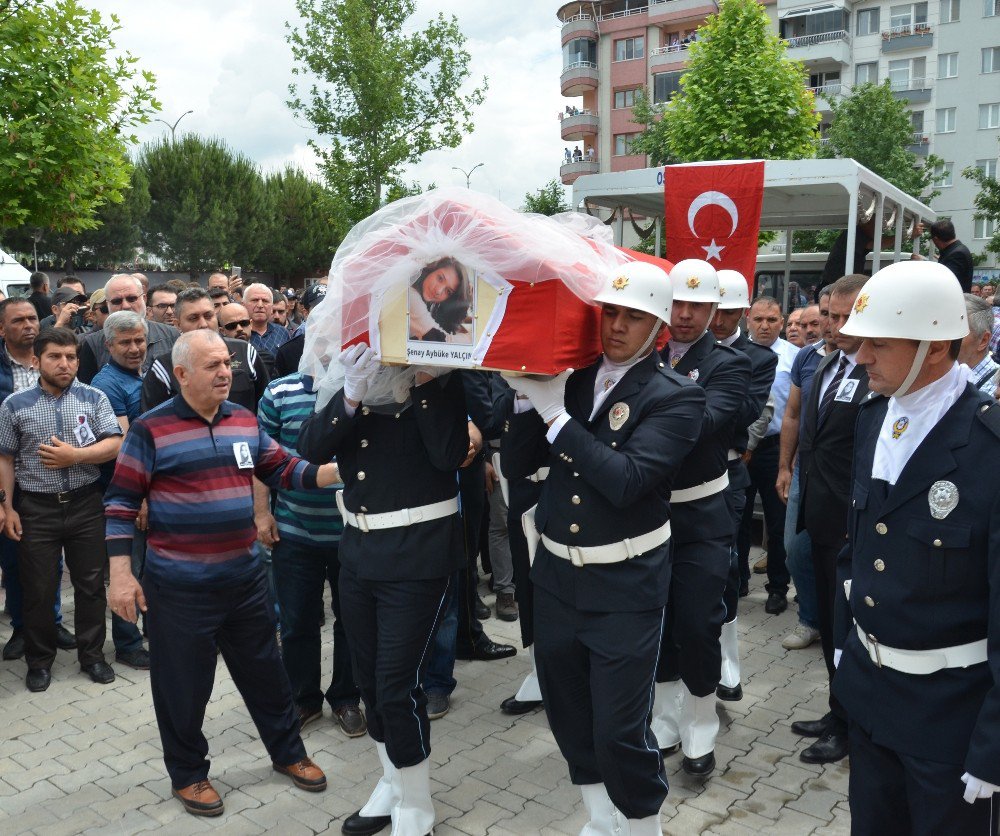 Şehit Öğretmen Gelin Duvağıyla Son Yolculuğuna Uğurlanıyor