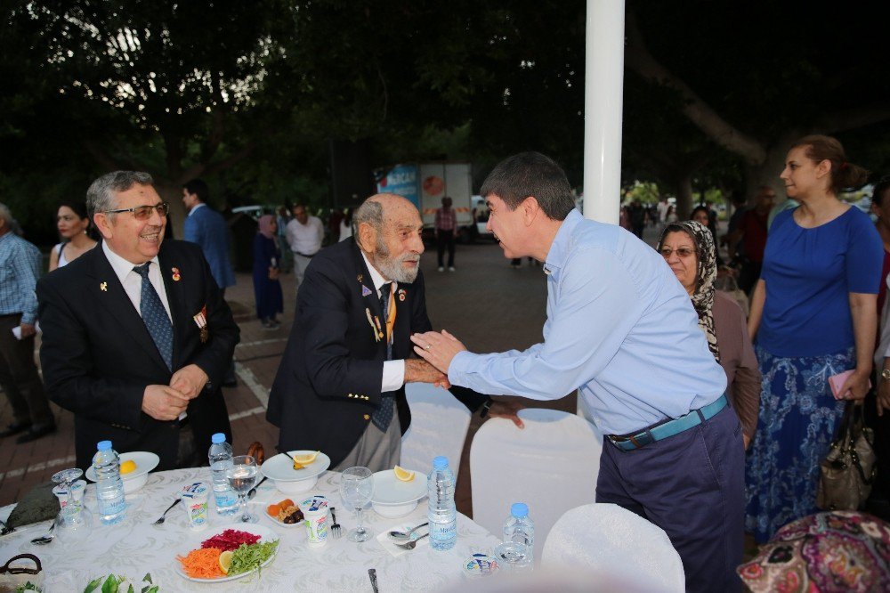 Büyükşehir’den Şehit, Gazi Aileleri Ve Yetim Çocuklar İçin İftar Yemeği