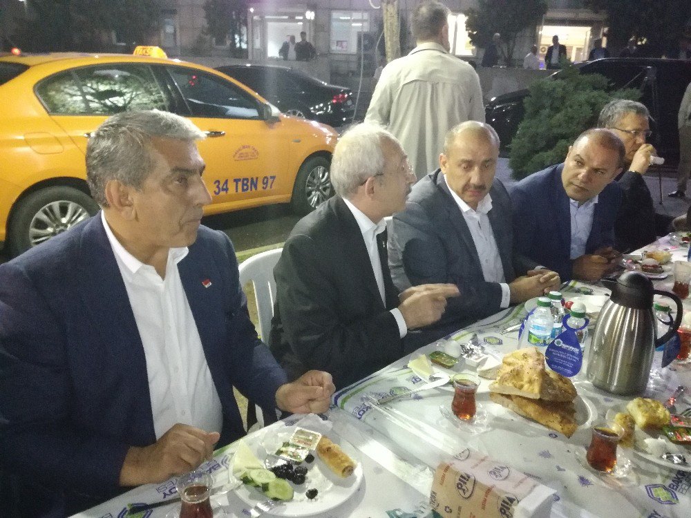 Kılıçdaroğlu Taksicilerle Sahur Yaptı