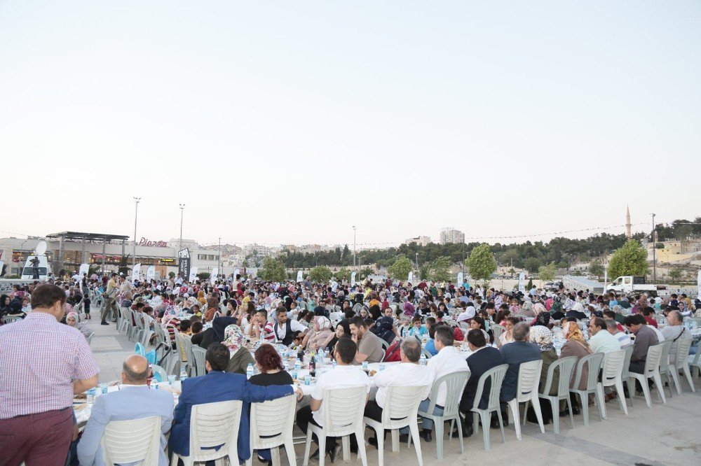 Eyyübiye Belediyesinden Yetimlere İftar Yemeği