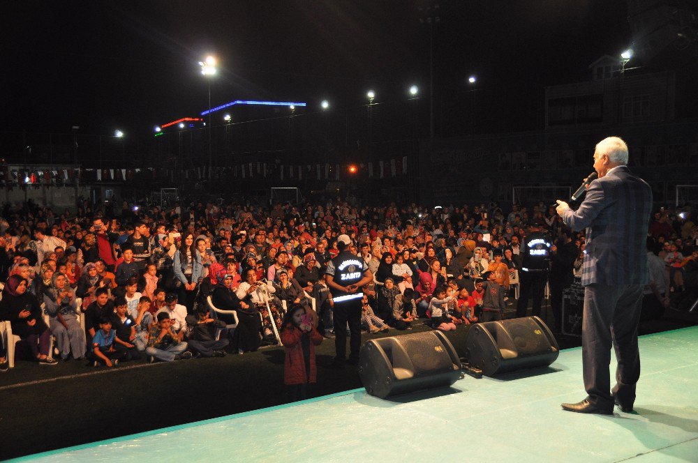 Nihat Hatipoğlu, Gaziosmanpaşa’da Ramazan Söyleşisine Katıldı