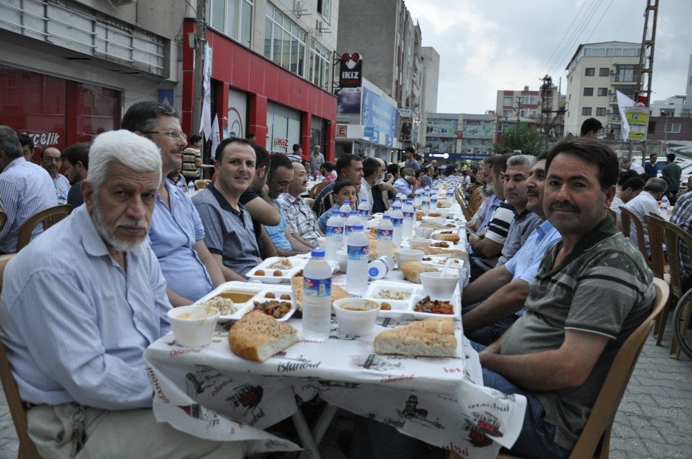 İhh, Dörtyol’da Halk İftarı Verdi