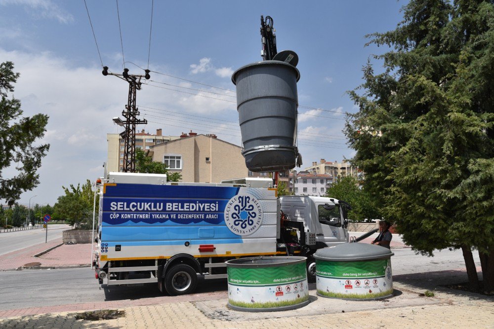 Selçuklu’da Çöp Konteynerlerinin Temizliği Yapılıyor