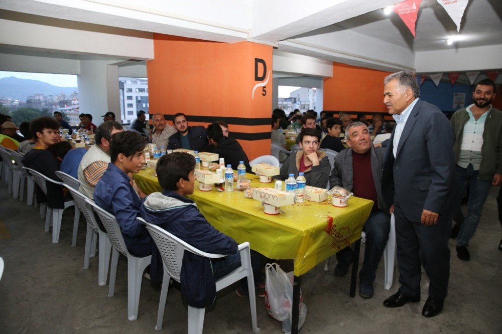 Başkan Büyükkılıç, Erciyes Feneri İftar Sofrasında