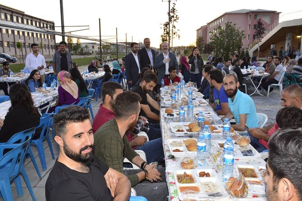 Şehr-i Tuşba’da Şehri Ramazan Öğrenci Buluşması