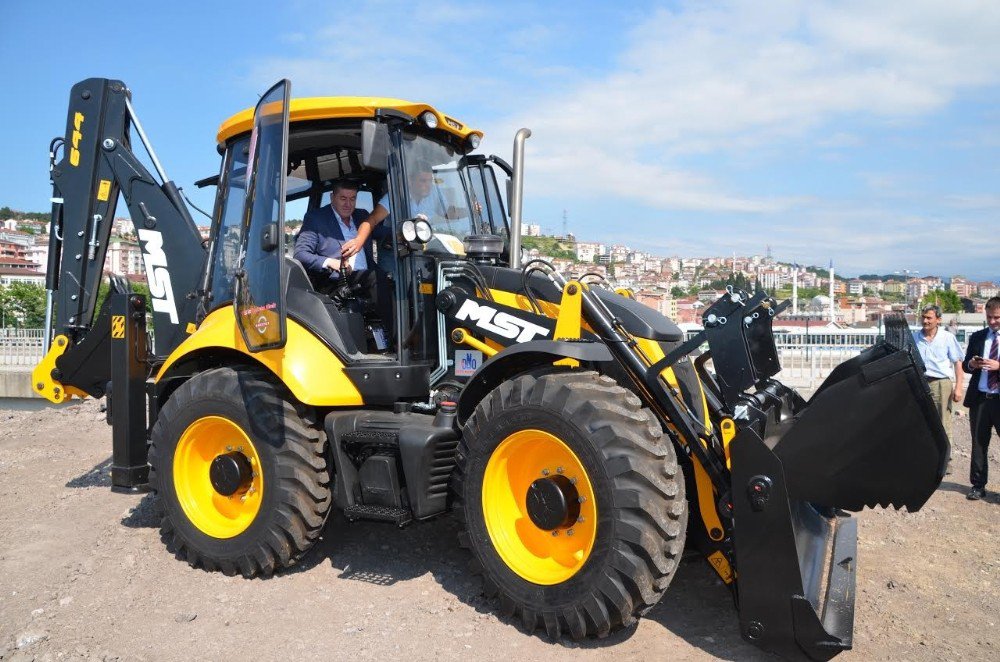 Alaplı Belediyesi’ne Yeni İş Makinesi