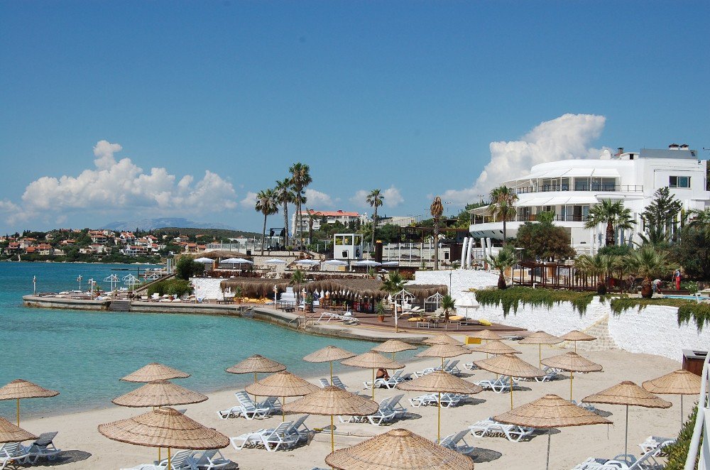 Çeşme Ot Beach’de Yıldızlar Geçidi