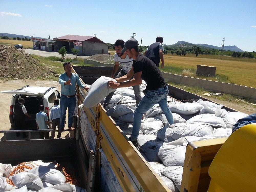 Çiftçilere 23 Ton Organik Gübre Desteği