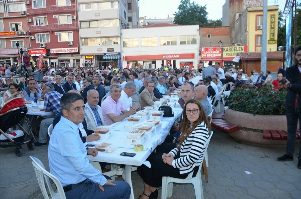 Evreşe Belediyesi Gelibolu’da İftar Programı Düzenledi