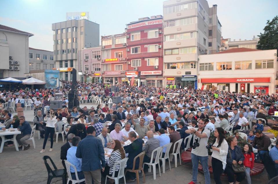 Evreşe Belediyesi Gelibolu’da İftar Programı Düzenledi