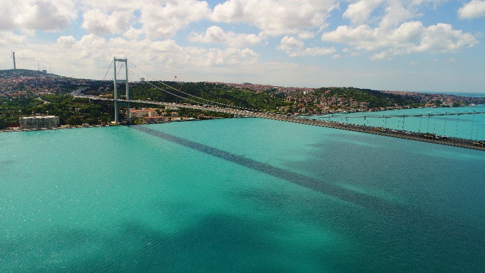 istanbul Boğazı’nın Turkuaz Rengi Havadan Görüntülendi