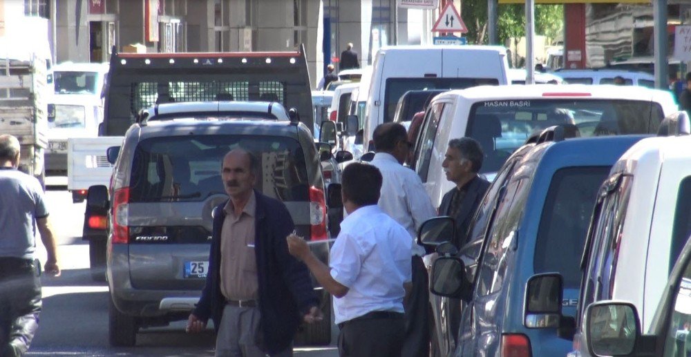 Kars’ta Caddeler Oto Parka Döndü