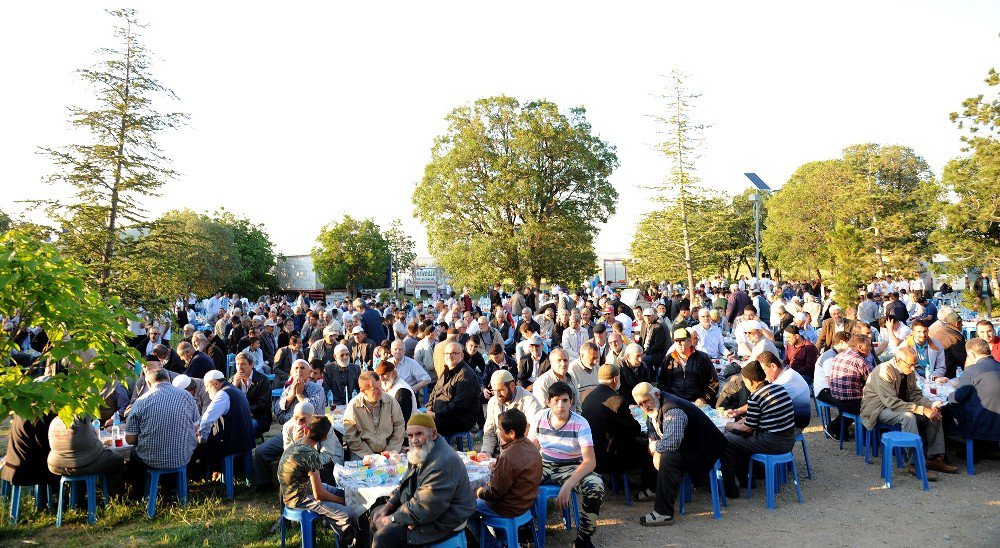 Konya’nın Manevi Mimarlarından Ladikli Ahmet Hüdai Hazretleri Anıldı