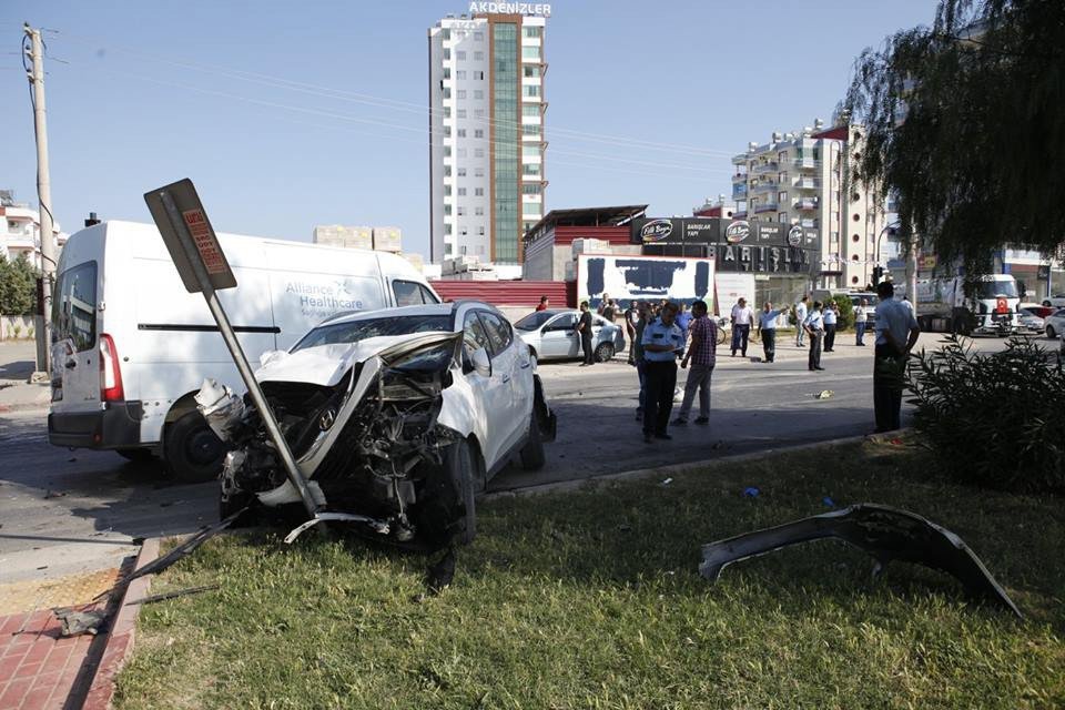 Mersin’de Kaza: 3 Yaralı