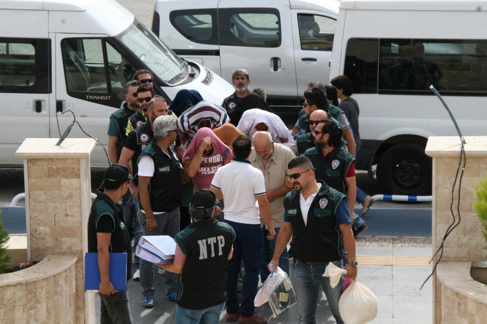 1 Ton Uyuşturucu İle Yakalanan Geminin Mürettebatı Adliyeye Sevk Edildi